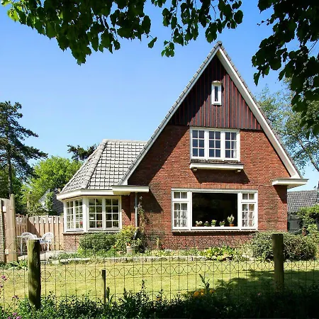 Holiday home De Sloep Bergen